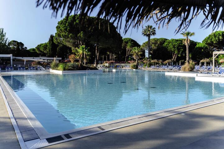 Pool Hotel