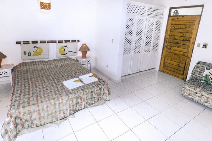 Room 9 of 144