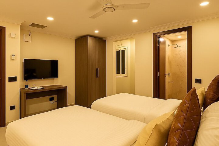 Room 15 of 38