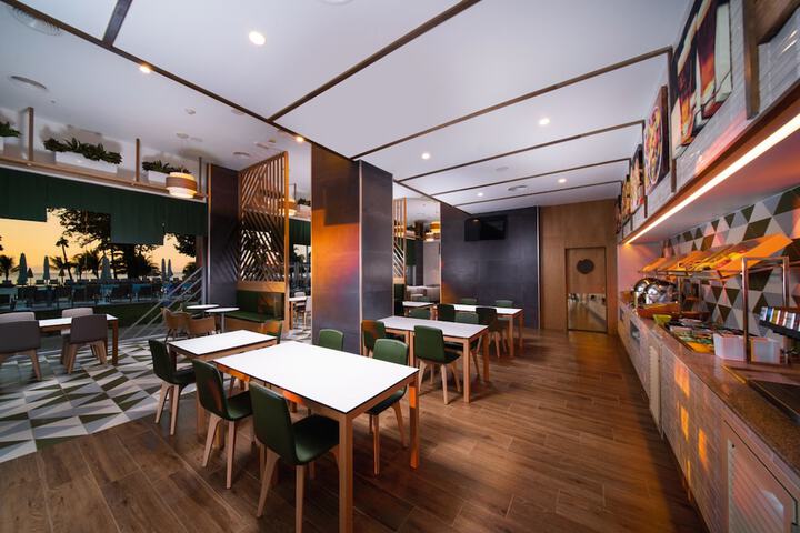 Lounge 60 of 67