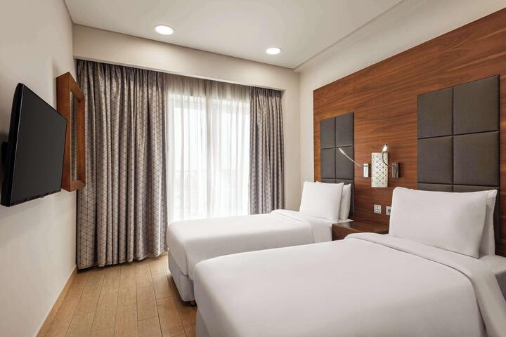 Room 6 of 74