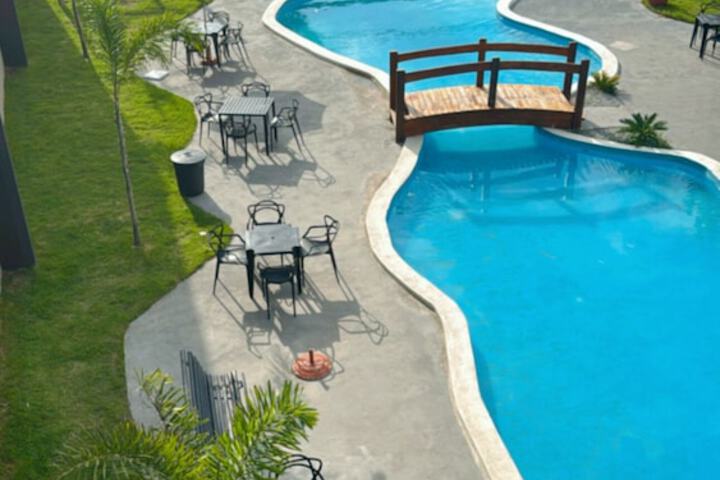 Pool waterfall