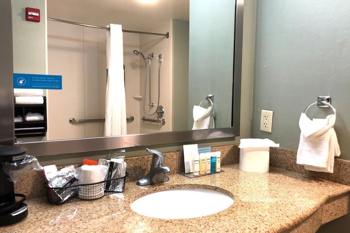 Bathroom sink