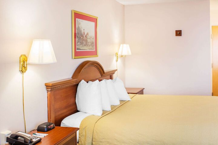 Room 14 of 65