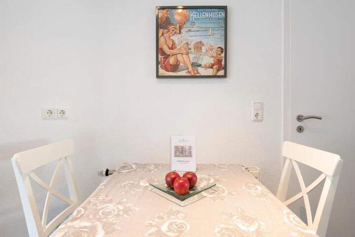Room 5 of 16