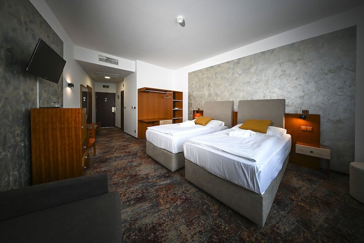 Room 37 of 139