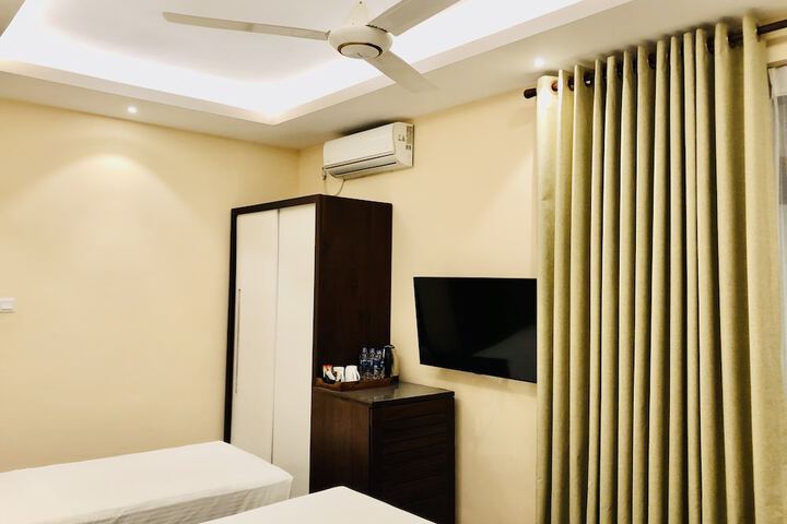 Room 37 of 66