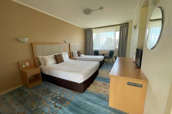 Room 13 of 52