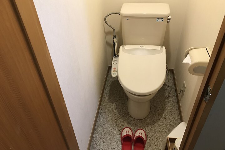 Room 30 of 102