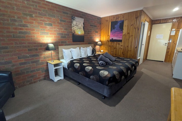 Room 26 of 74