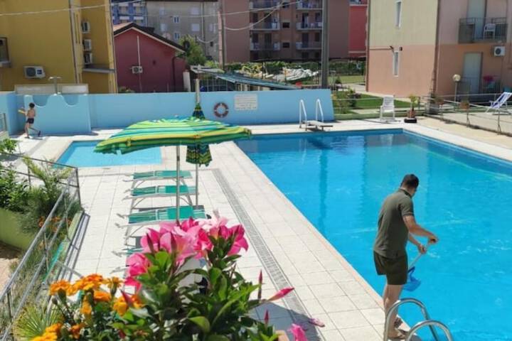 Pool 40 of 65