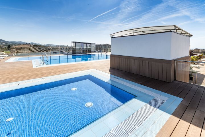 Hotel Pool