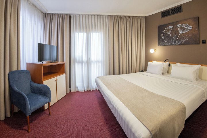 Room 37 of 129