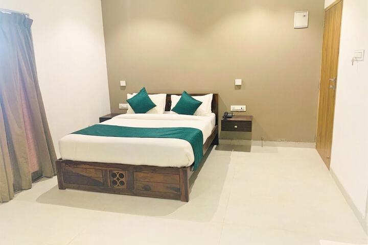 Room 6 of 21
