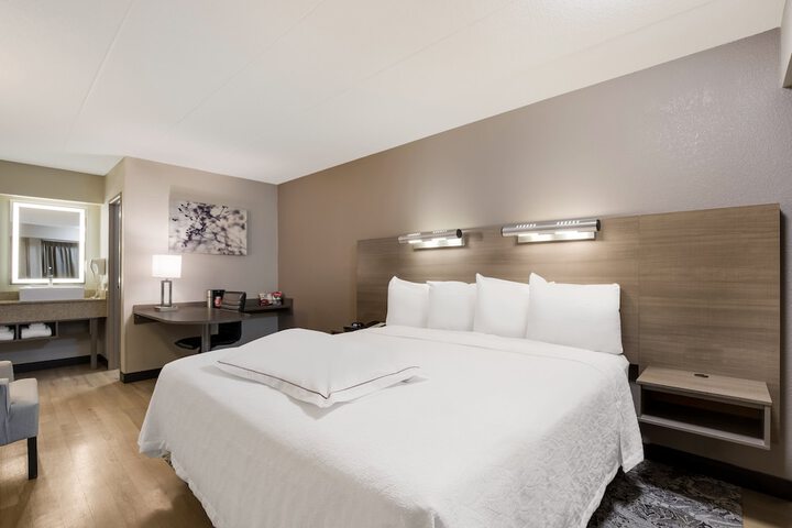 Standard | King Bed (16 of 18)