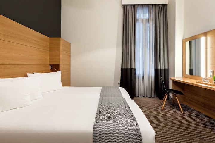 Room 43 of 115