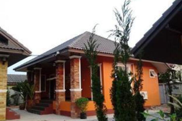 Phuaroon Resort