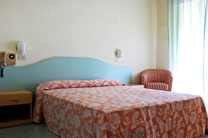 Room 5 of 27