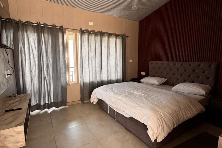 Room 18 of 64