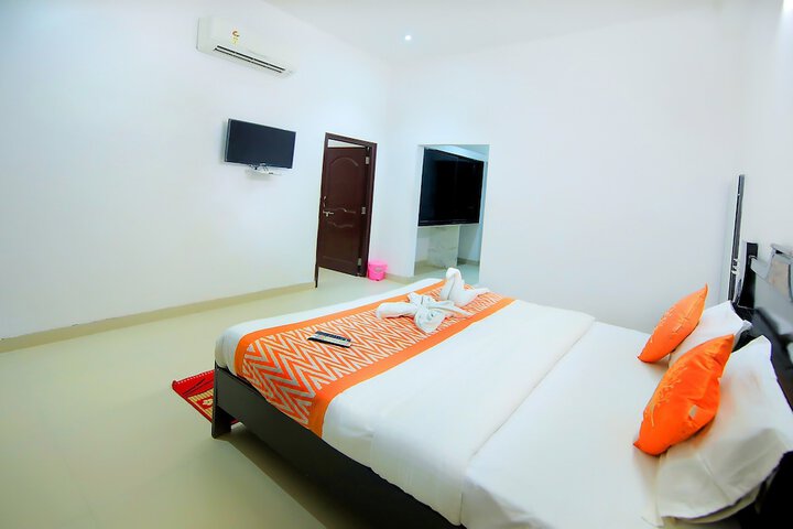 Room 15 of 48