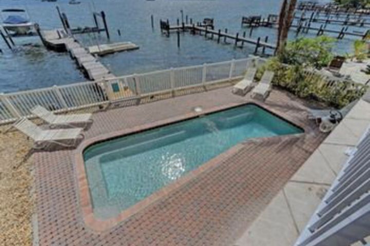 Pool 43 of 48