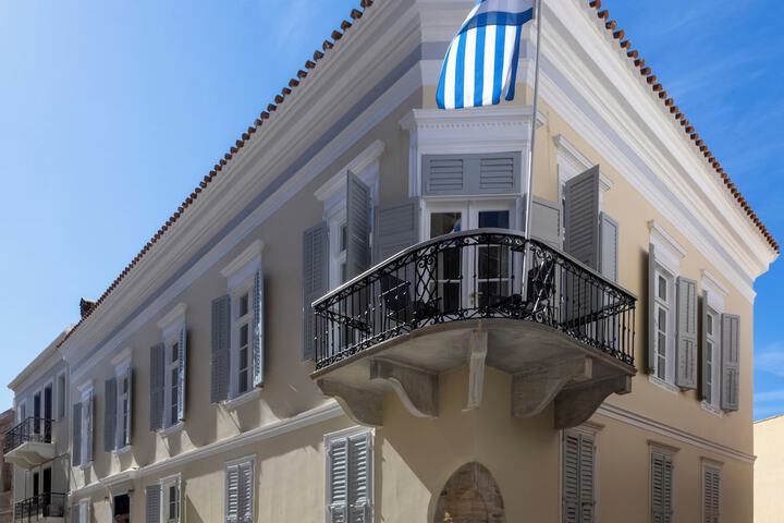 6 Roosevelt Str. in Syros