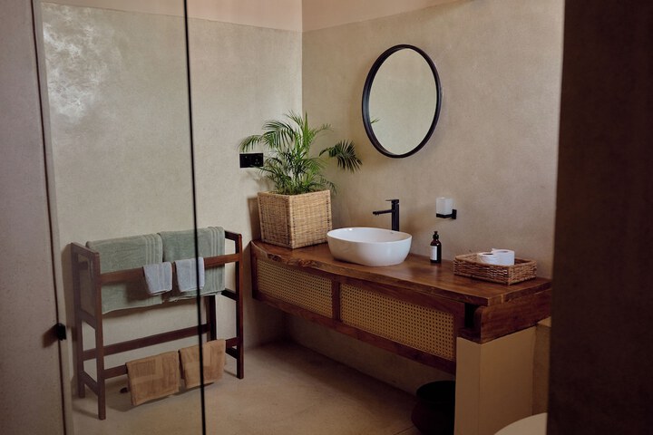 Room 32 of 56