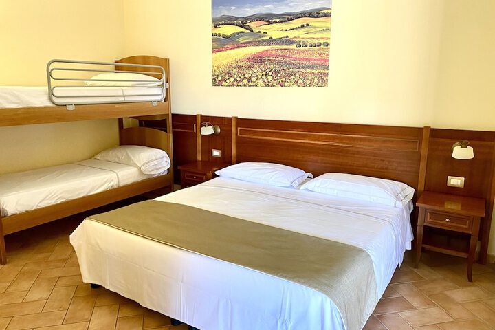 Room 6 of 35