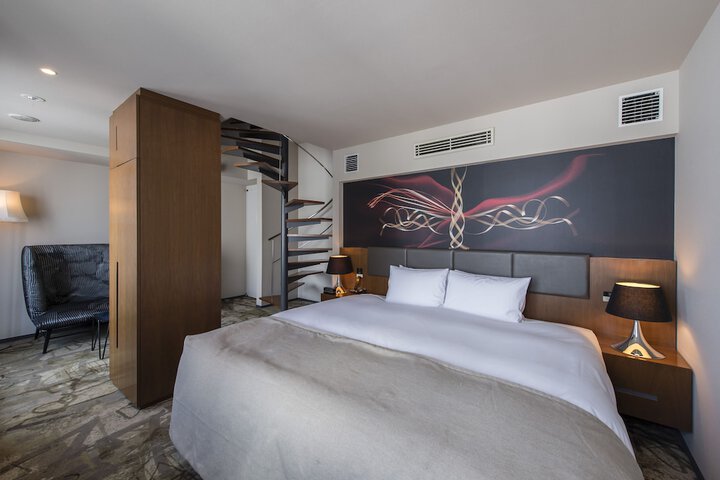 Room 21 of 52