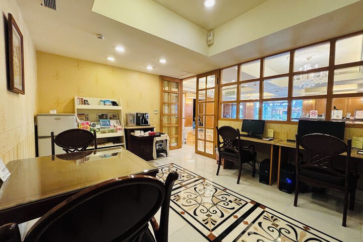 Business Center 202 of 216