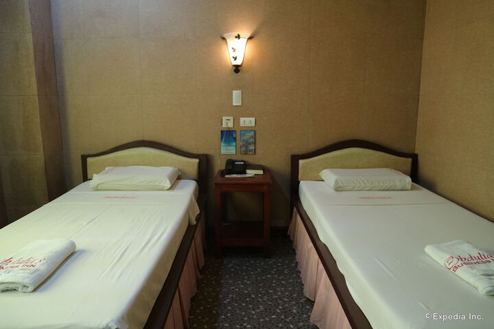Room 7 of 27
