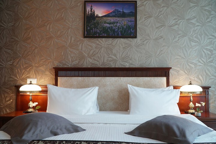 Room 28 of 61