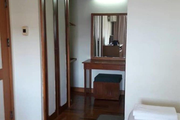 Room 18 of 23