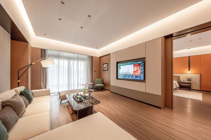 Room 10 of 51