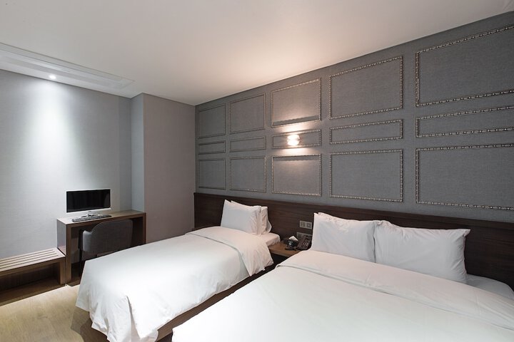 Room 29 of 54