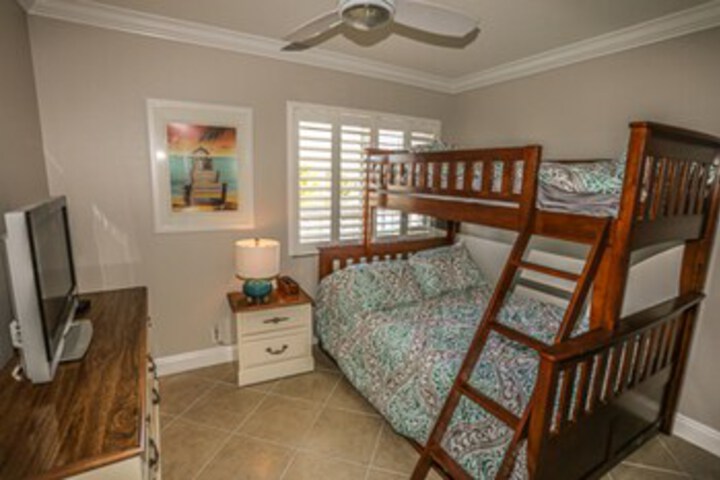 Room 17 of 18