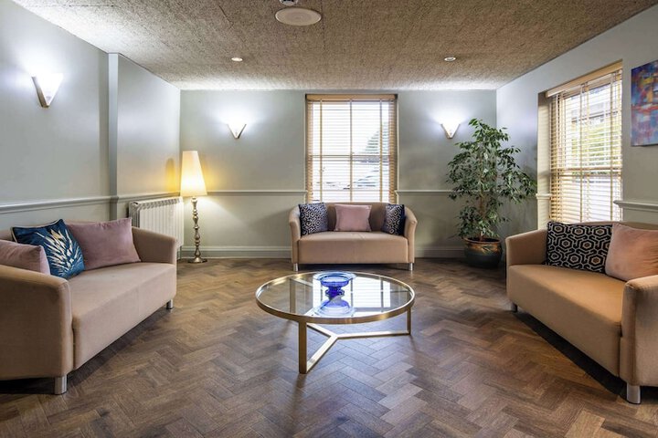 Guest Lobby