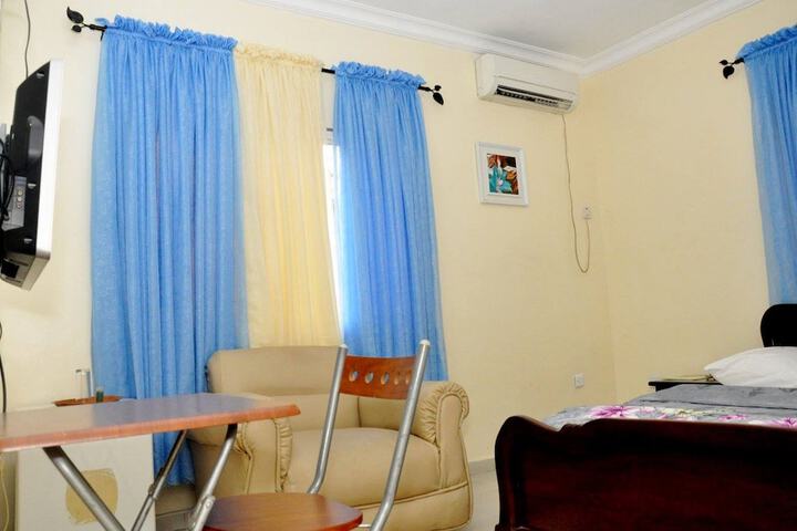 Room 10 of 20
