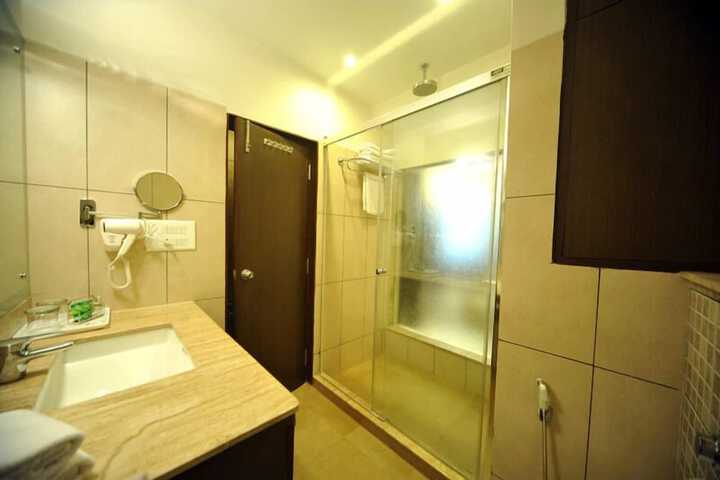Room 25 of 62