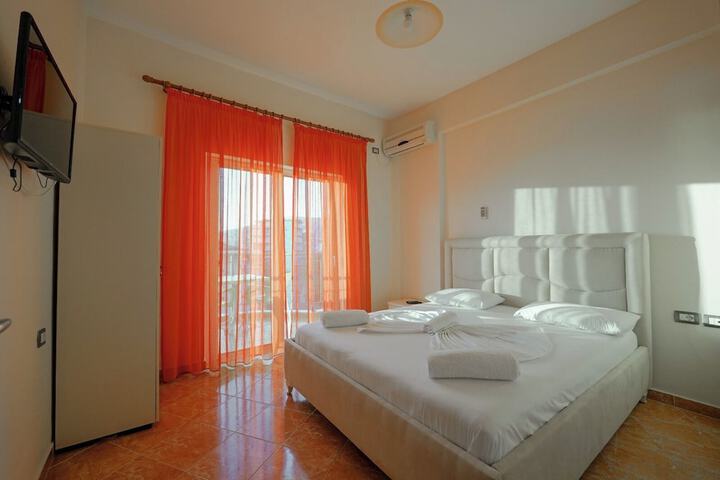Room 21 of 66