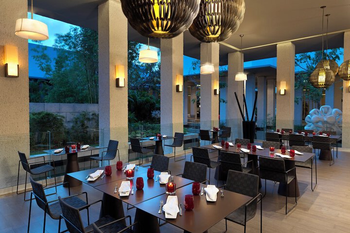 Dining 118 of 196