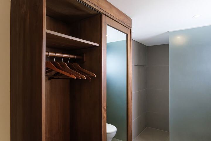 Room 35 of 65
