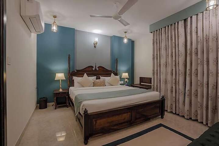 Room 14 of 28