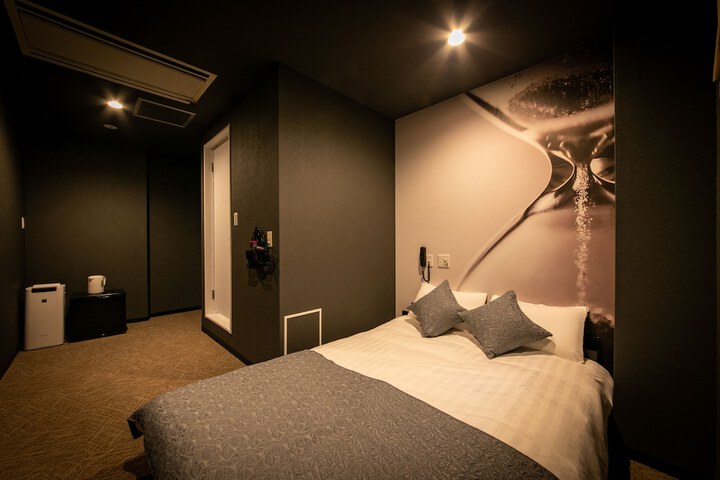 Room 11 of 64
