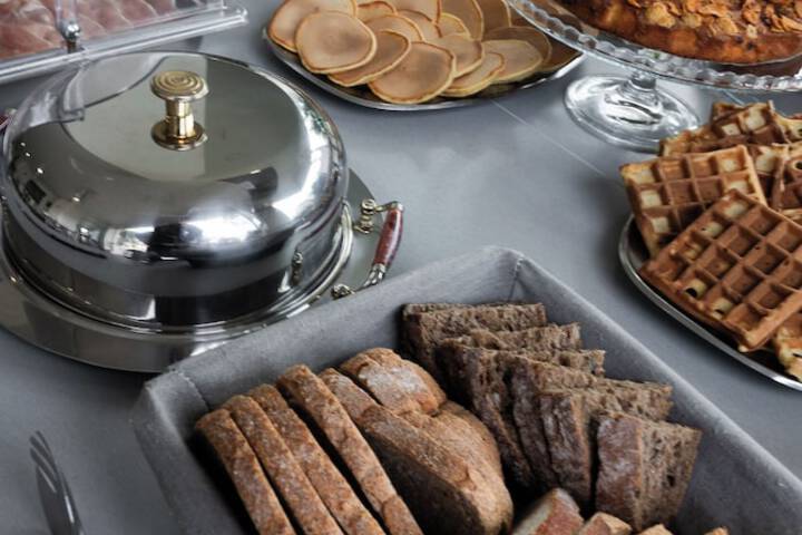 Breakfast/Coffee Service 90 of 112