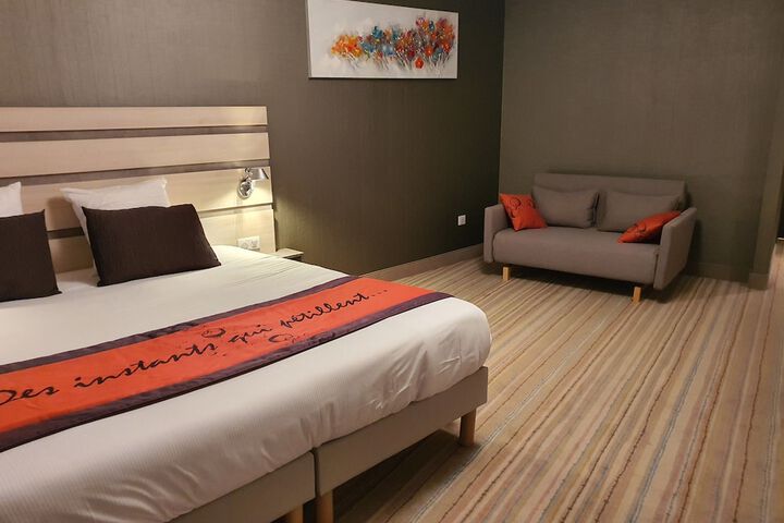 Room 6 of 37