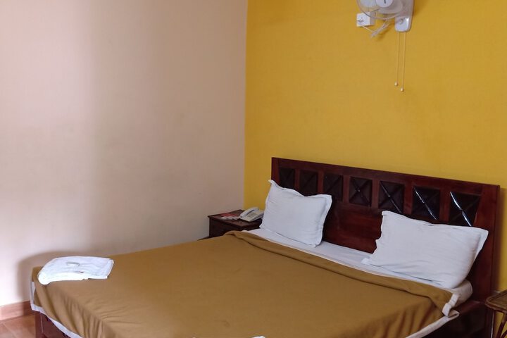 Room 7 of 33