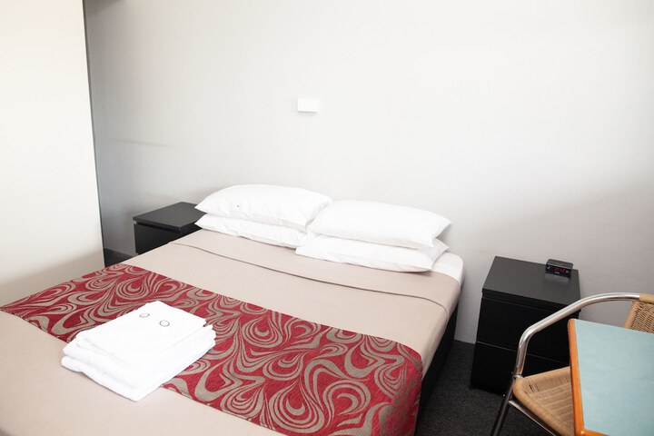 Room 5 of 46