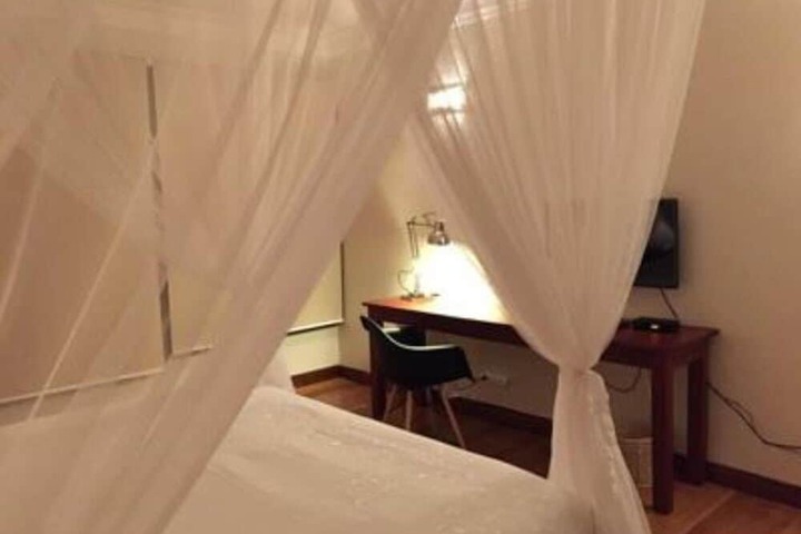 Room 5 of 25