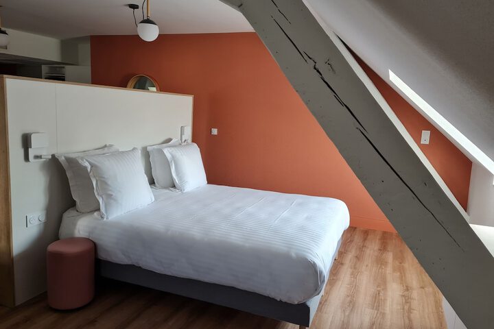 Room 19 of 47